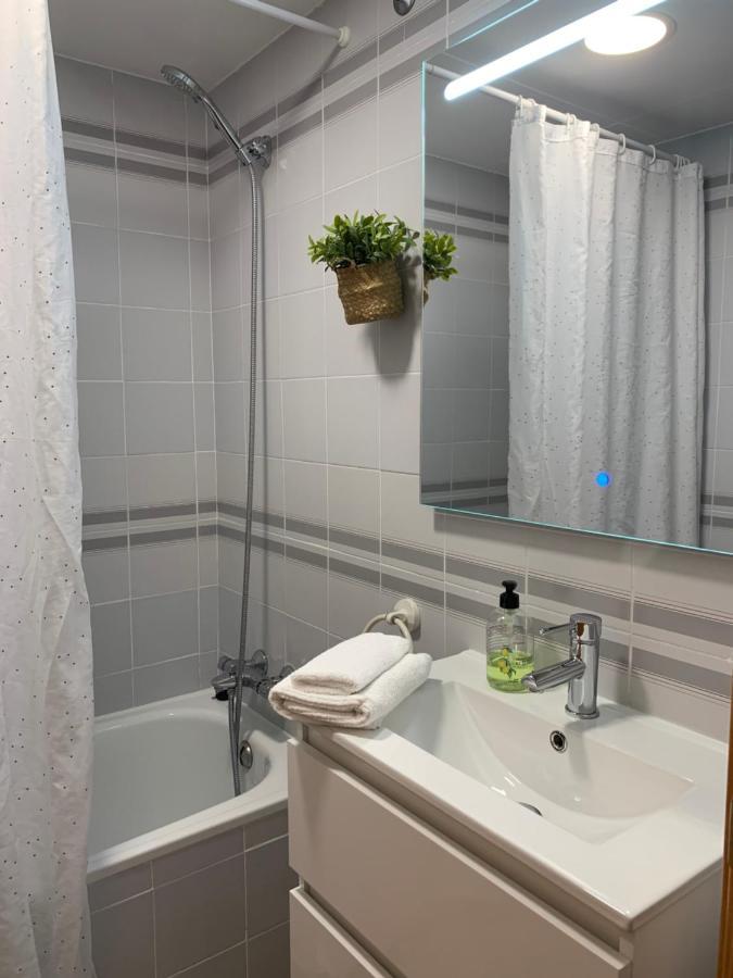 Apartamento Con Vistas Al Mar - Wifi - Aire Acondicionado Емпуриабрава Екстериор снимка